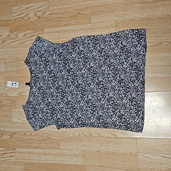 Express Lace Blouse - Picture 5 of 6